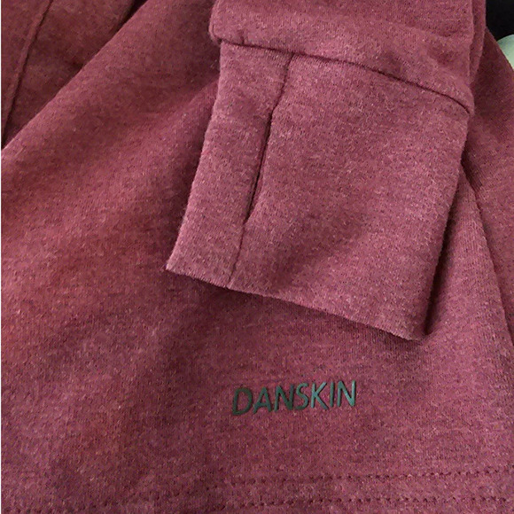 Danskin Burgundy Lightweight Long Sleeve Thumb-Holes Jacket  Women S - Picture 3 of 5